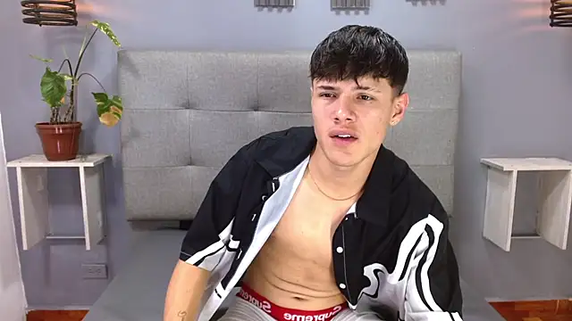 Онлайн чат XXX Kevin_Tupe