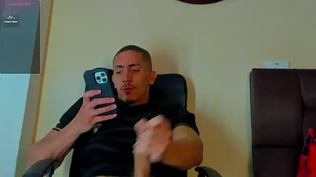 MikeRoss7777 Live XXX-chat