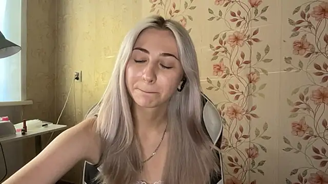 XXX chat uživo modela WhitePowerGirl