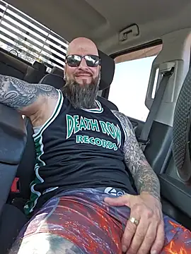 Chatroom XXX en direct de Beardedtattood
