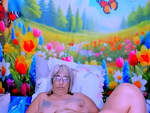 indianroxy's Live XXX Chat
