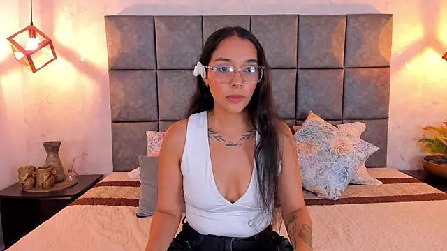 Roseaurora's Live XXX Chat