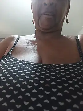 Rosabela04's Live XXX Chat