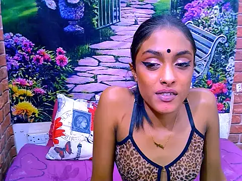 IndianPretty14u2Luv's Live XXX Chat