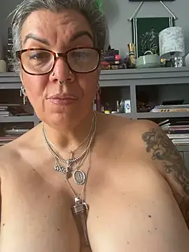 XXX chat uživo modela dieseldame1313