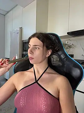 CurlyLara Webcam-Show