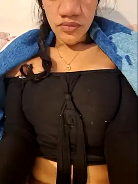 Chatroom XXX en direct de charllottebrasilian