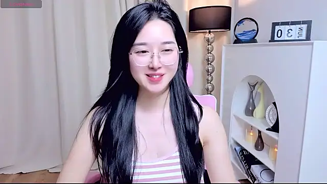 XXX chat uživo modela miuu6868