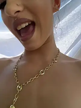 Chat XXX en directo de VixenRosse