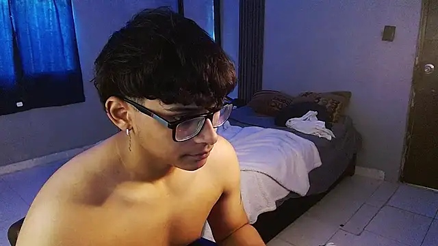 Mr_yisuzz 라이브 XXX 채팅