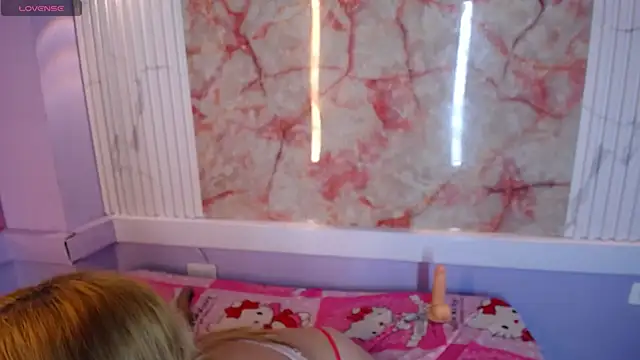 Doll_Kitty_ Adlı Modelin Canlı XXX Sohbeti