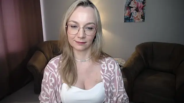 Ava_Elior live XXX chat