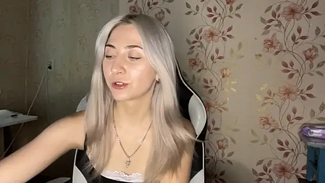 WhitePowerGirl: απευθείας συνομιλία ΧΧΧ