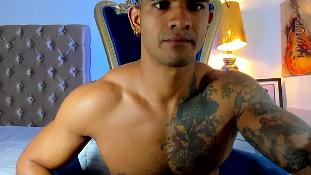 Show de antonio__444 na webcam