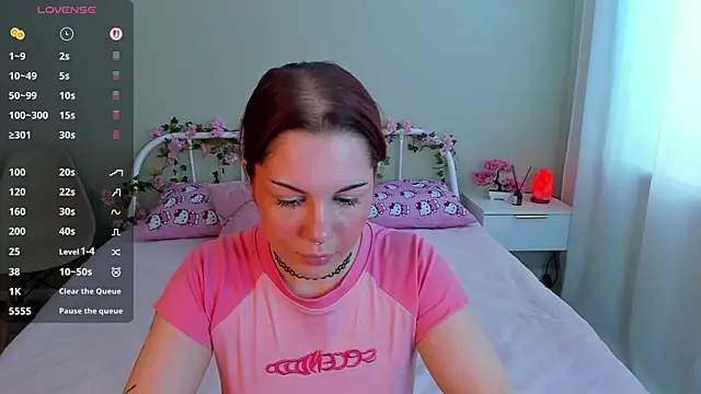 BritneyBless Adlı Modelin Canlı XXX Sohbeti