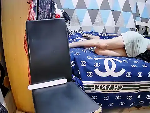 Онлайн чат XXX Trish_CurveCock