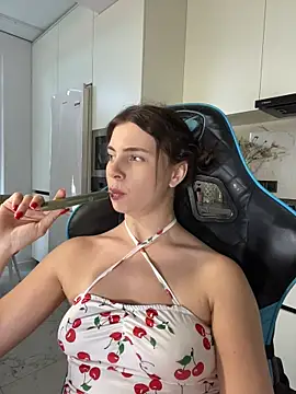 CurlyLara Live XXX-chat