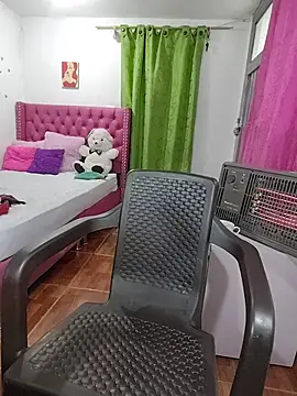 Chat +18 de Kitty_Melodi ao vivo