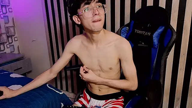 Twink_Sebas7のライブXXXチャット