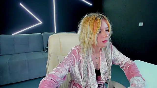 kikipeach Adlı Modelin Canlı XXX Sohbeti