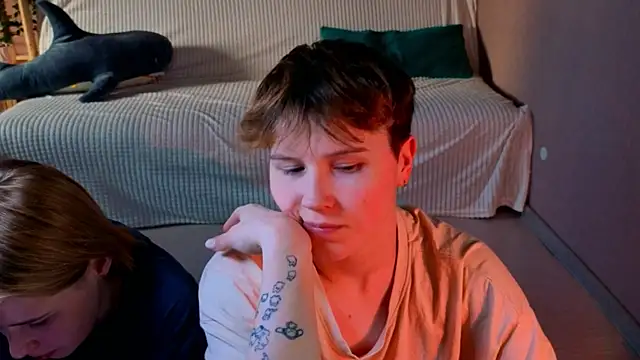 two_gerls_here Live XXX Chat