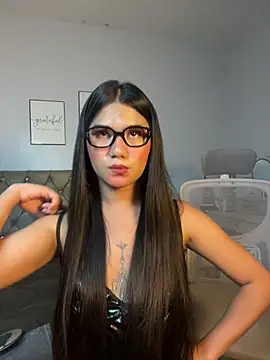 JassmineLove Adlı Modelin Canlı XXX Sohbeti