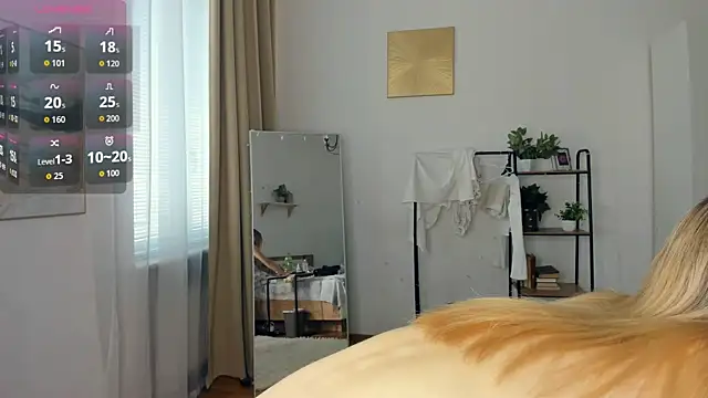 Show modela FaaBinaa na web-kameri