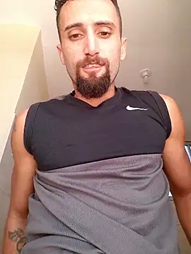 Luccareli10's Webcam Show