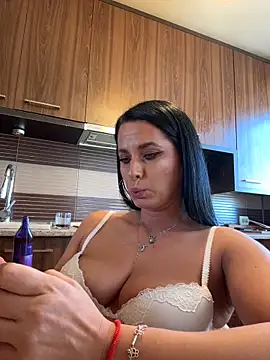 Chat XXX ao vivo de Hotmomcheckk_