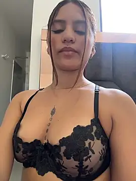 ViankaRose élő XXX-chatje