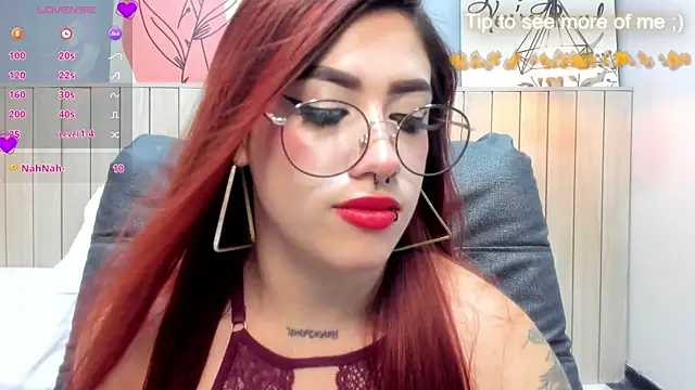 DarlyHooper__'s Live XXX Chat