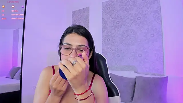 desireee_'s Live XXX Chat