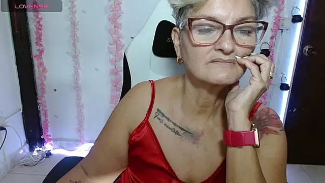 bety-cum2 Live XXX Chat