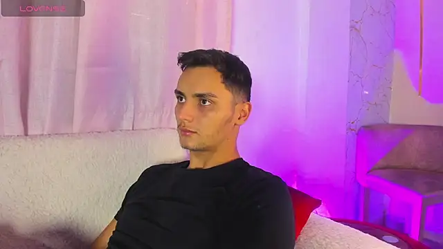 andrewevans46 Adlı Modelin Web Kamerası Şovu