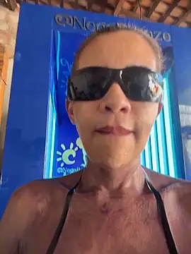 intact_w's Webcam Show