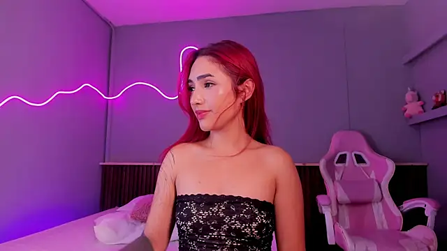 AriiCherry Adlı Modelin Canlı XXX Sohbeti