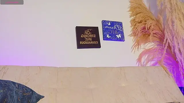 XXX chat uživo modela cipher_finn