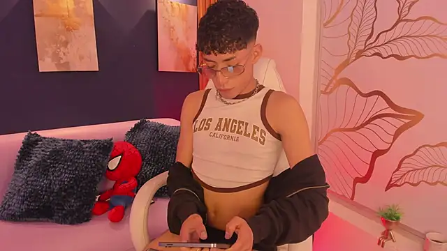 Adann_Scott Chat XXX live