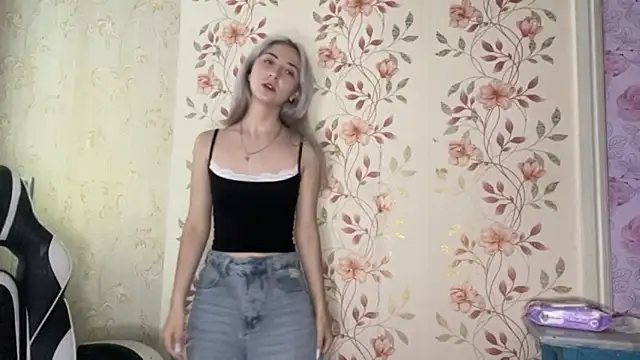 WhitePowerGirl: απευθείας συνομιλία ΧΧΧ