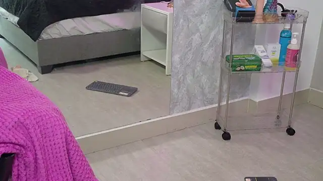 Chat +18 de Emily__Stef ao vivo