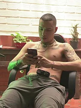 AlphaMasterXxx Live XXX-chat