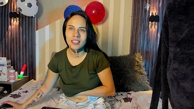MadisonYoung000 Show in webcam
