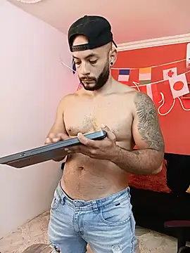 Mike_savage3 Adlı Modelin Canlı XXX Sohbeti