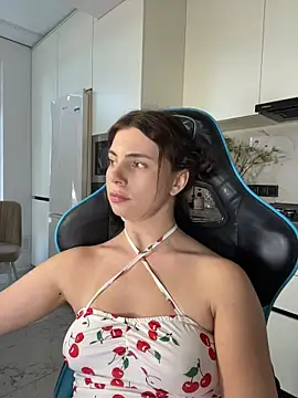 Онлайн чат XXX CurlyLara