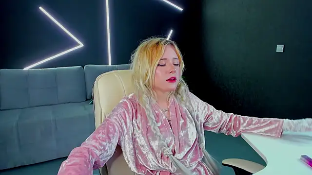 kikipeach Adlı Modelin Canlı XXX Sohbeti