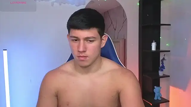 JamesCr_'s Live XXX Chat