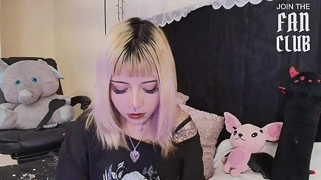 IvyBelle_ লাইভ XXX চ্যাট