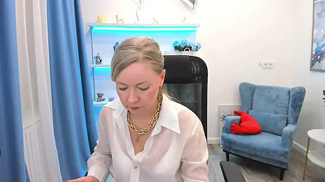 دردشة CharlotteKerti الجنسية المباشرة