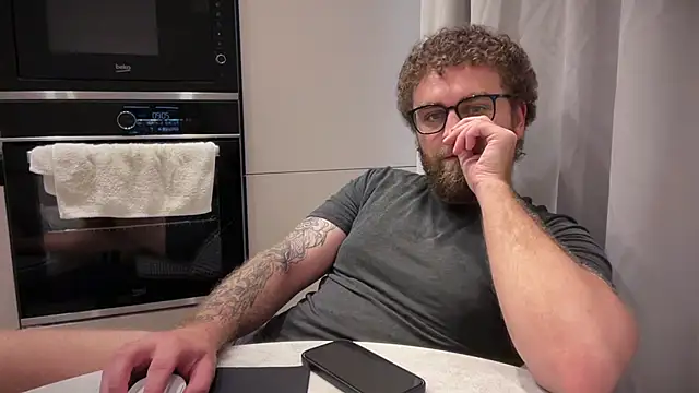 Bear_bear_ webkamerás műsora