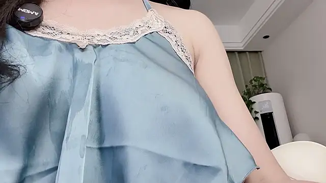 uikyy1n Live XXX chat